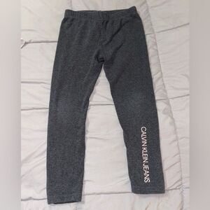 Size 5/6 girls Calvin Klein leggings
